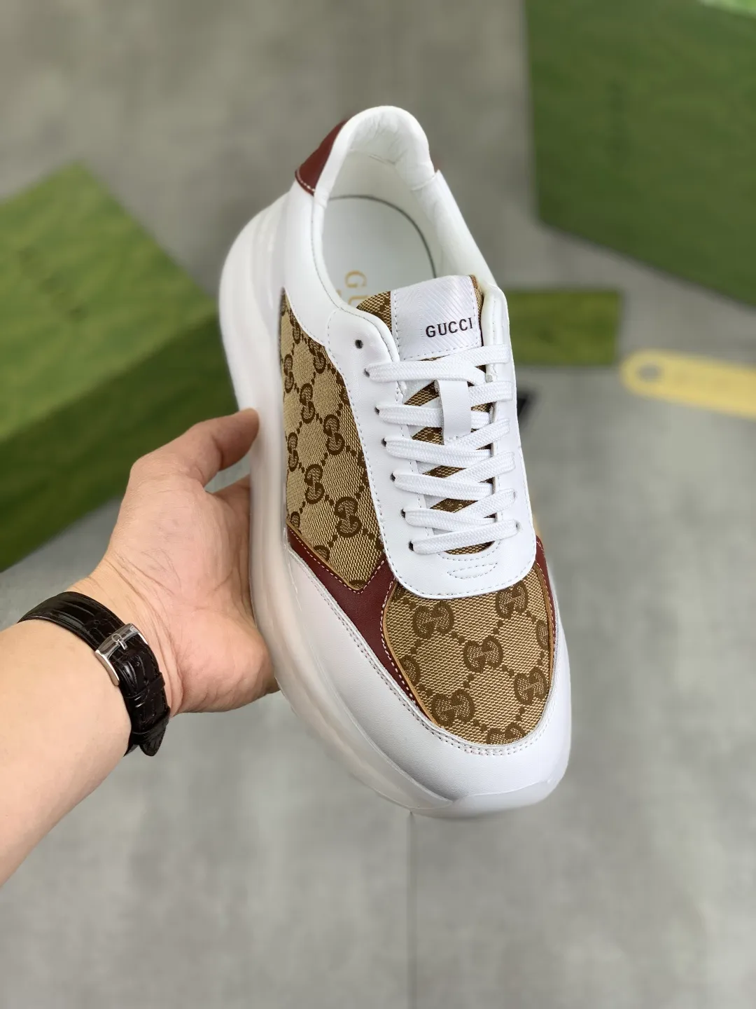 Men's shoes 💰P460💰【New model】🆘 The latest model from Gucci official website🎁Classic casual and fashionable men's shoes👟Best model💥The style is simple and elegant, exclusive for trendy men. Unique official website latest brand elements👑Gucci original decoration, fashionable and generous, the fabric is made of original soft calfskin➕Comfortable soft pigskin lining ✅Wear-resistant rubber outsole specified on the official website_Full of elasticity, the classic model taken at the counter 🎬Color: 4⃣️colors available😍Number of yards: 38-44 (45 46 customized)